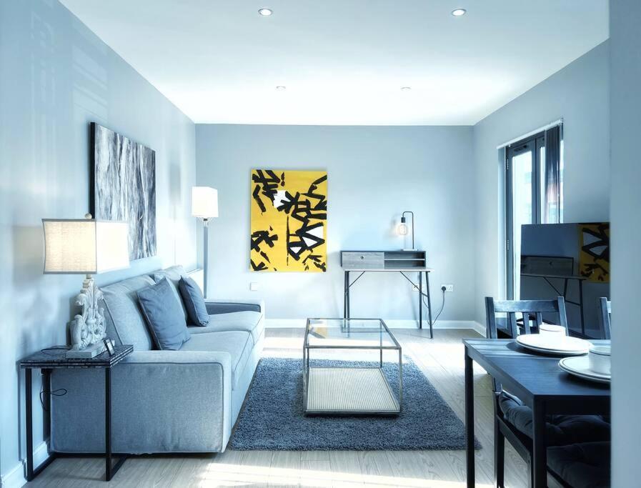 New Luxurious And Business Apt Apartment Swansea Exterior photo